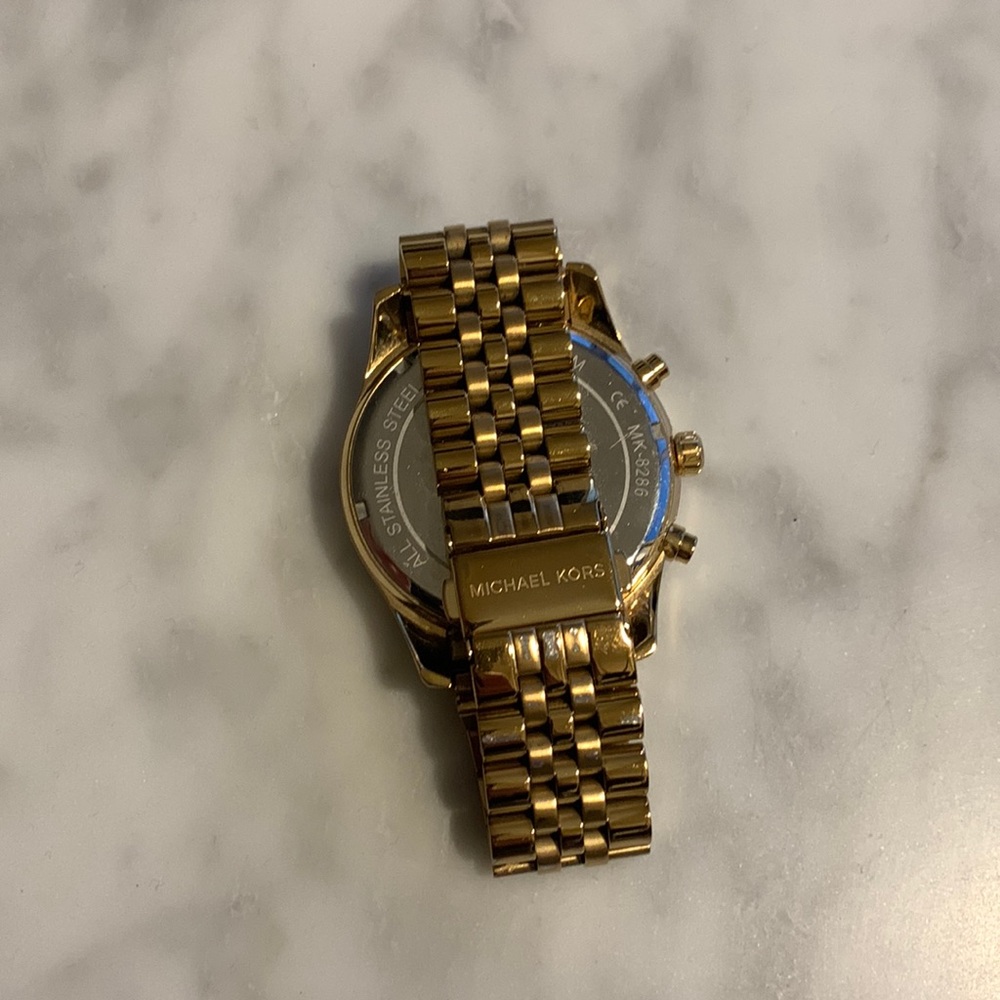 Michael Kors Gold Bradshaw Watch - Picture 5 of 5